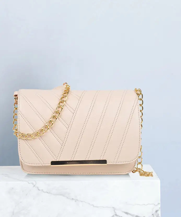 Elaris Beige Chain Carry