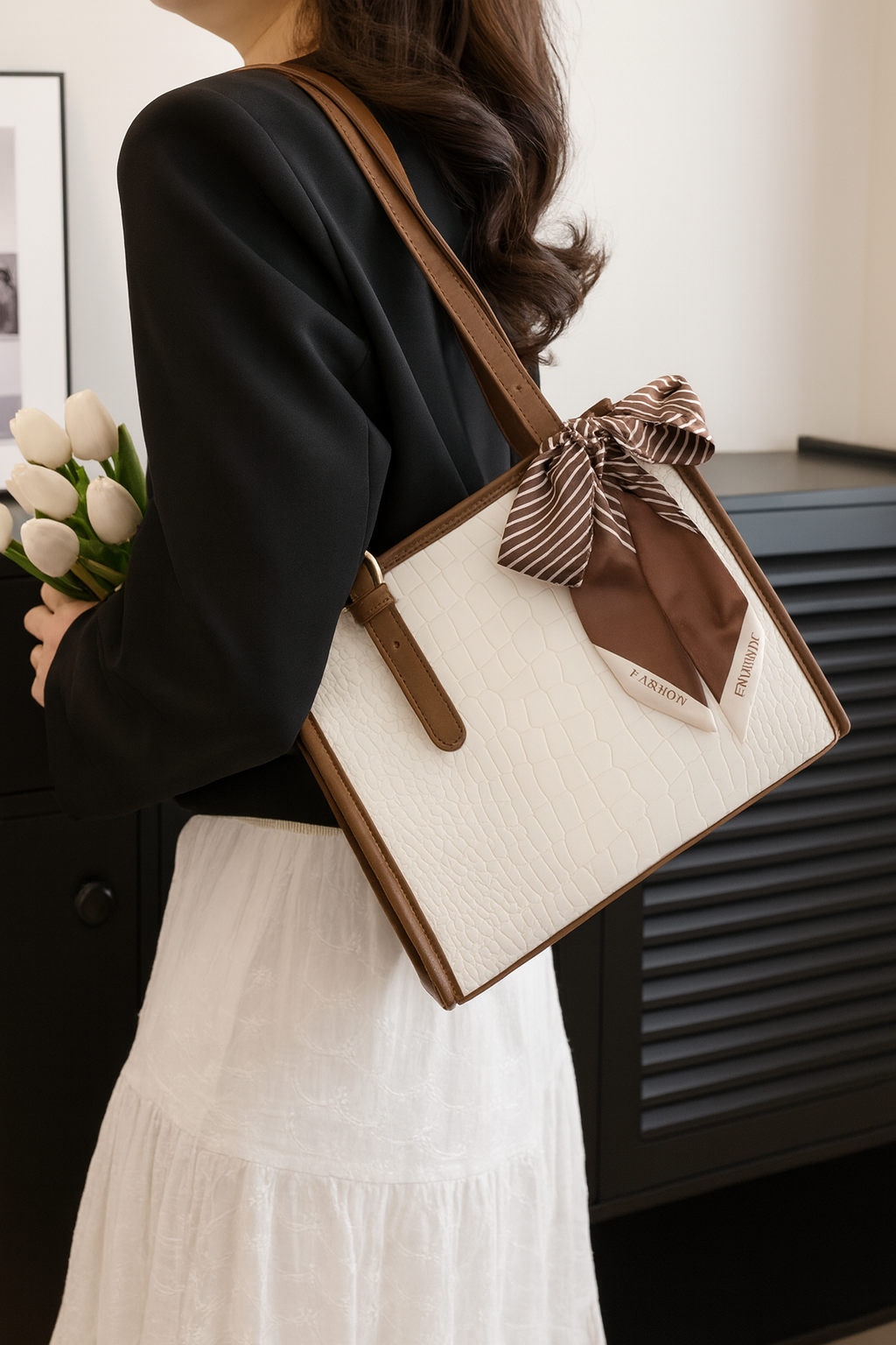Selvara Caramel Accent Tote